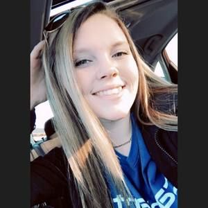 Meet your Posher, Danielle